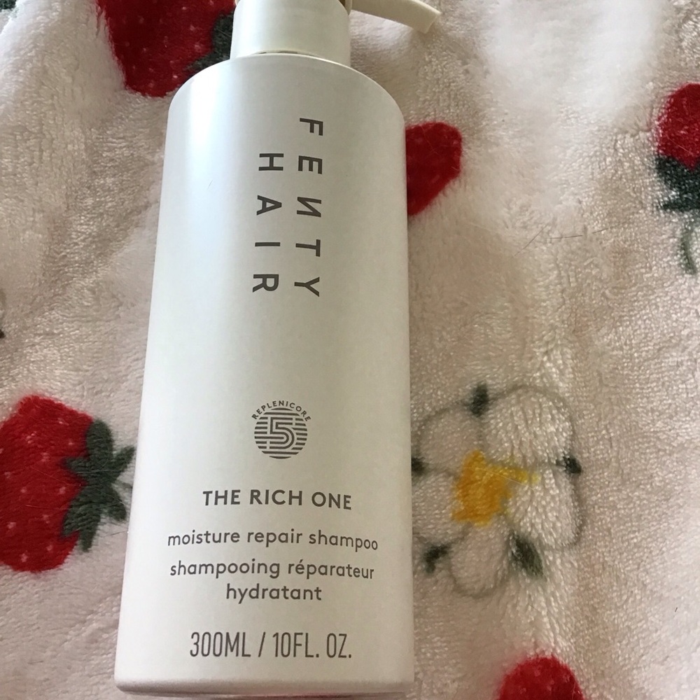New Fenty Beauty The Rich One Hair Shampoo anti-frizz, helps with split ends